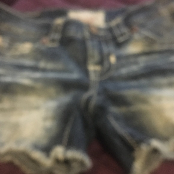 Super cute jean shorts - Picture 2 of 2